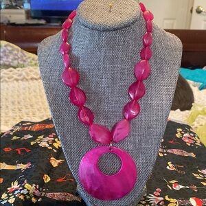 Elegant Pink Acrylic Beaded Necklace with Pink Shell Pendant